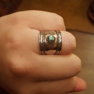 Sterling silver ring w/ turquoise stone